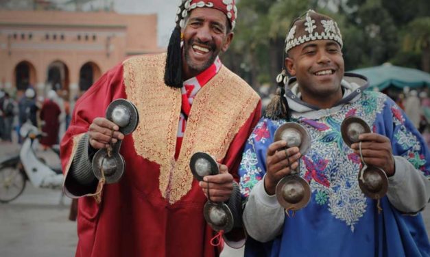 10 helpful information about traveling to Morocco and its people.